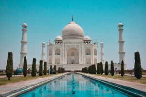 A majestic historical monument, representing Indian history destinations.